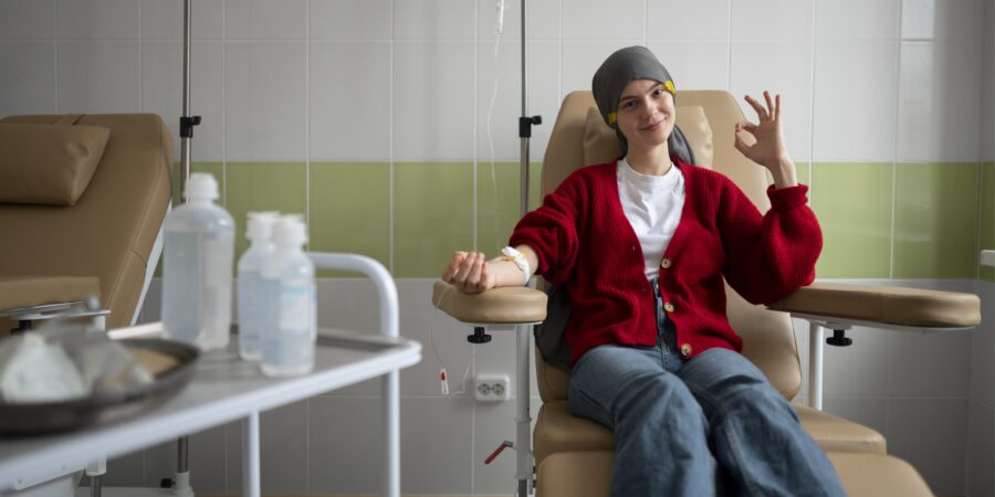 patient getting chemotherapy treatment 1 - Suzanne Thiberville, Naturopathe